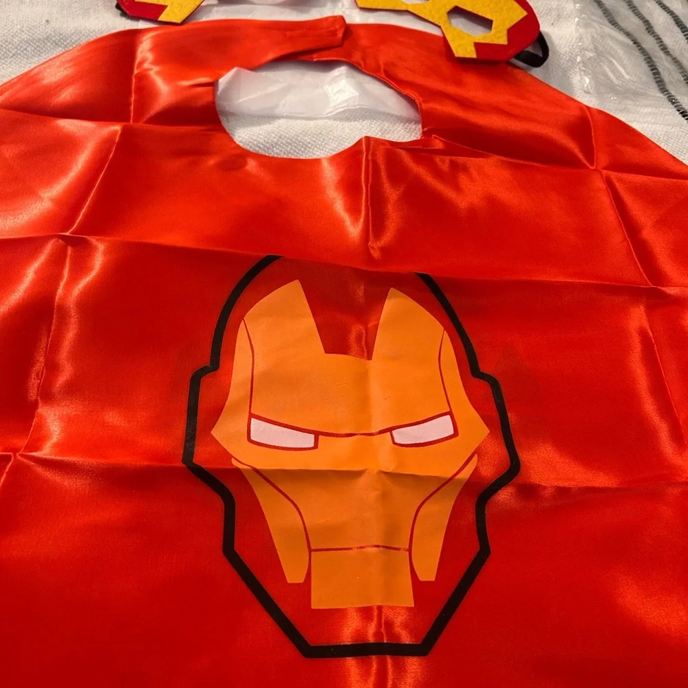 Superhero Party Masks and Capes Set for Kids - Picture 8 of 10